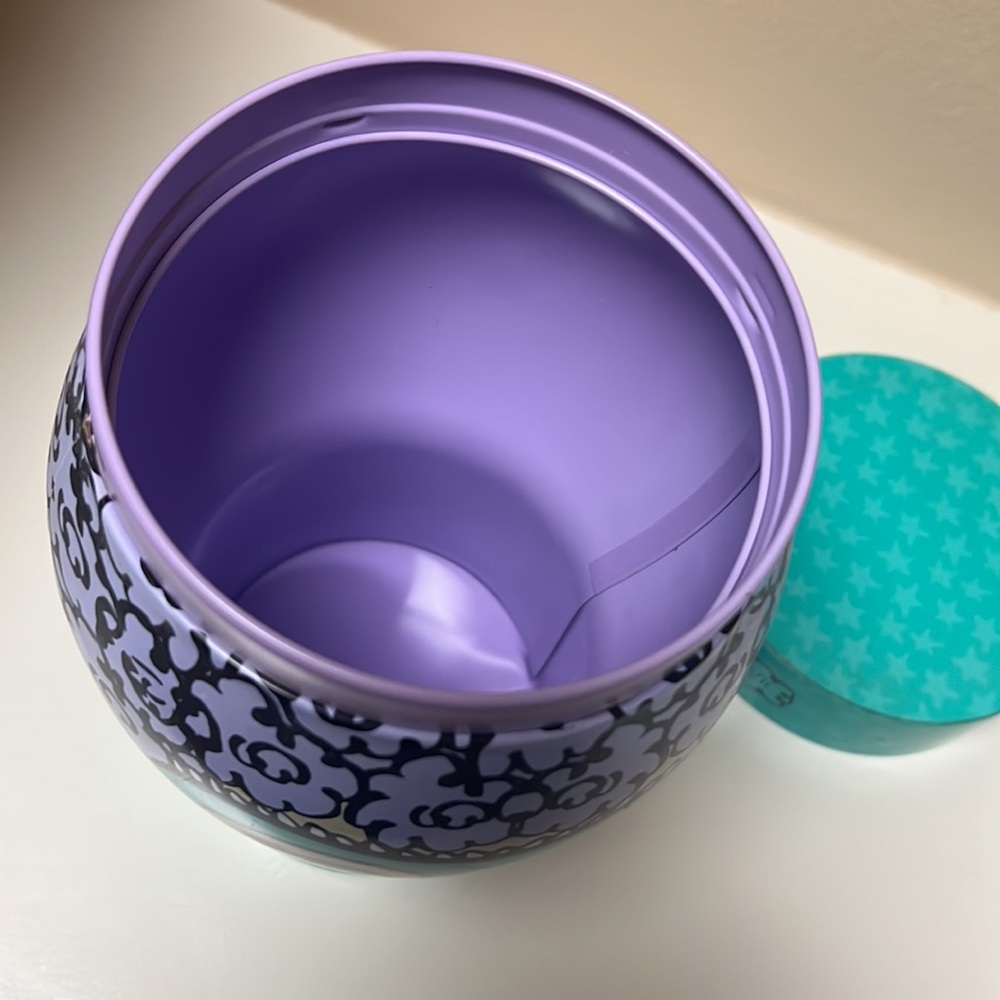 Benefit container - Picture 4 of 4